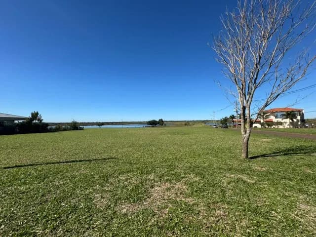 Terreno de 987 m² à venda em Hernandarias