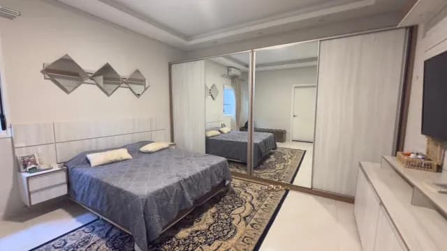 Casa de 4 dormitórios à venda em Ciudad del Este