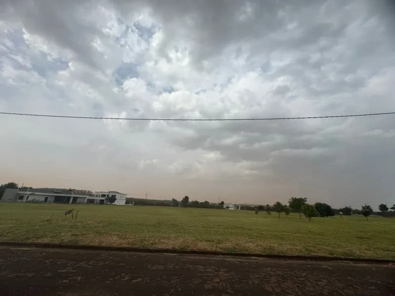 Terreno de 836 m² à venda em Hernandarias