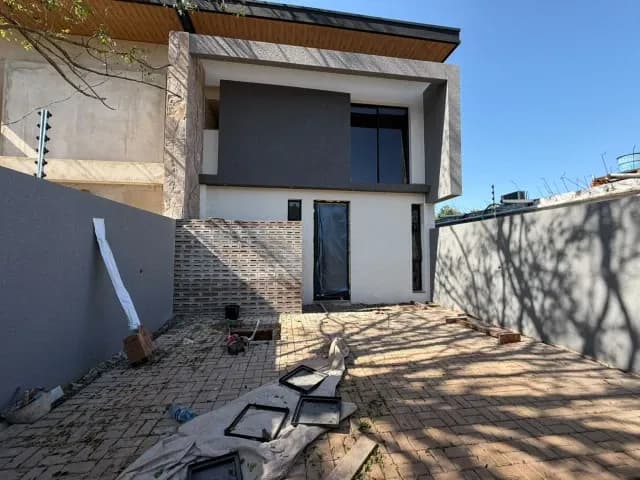Casa de 3 dormitórios à venda em Ciudad del Este