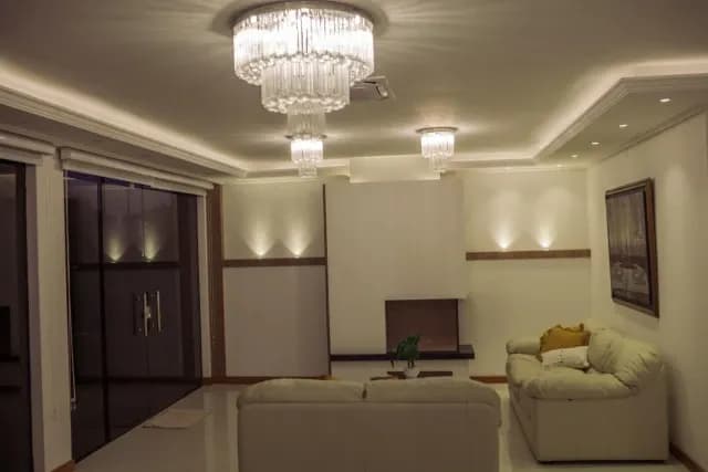 Casa de 4 dormitórios para alugar em Hernandarias